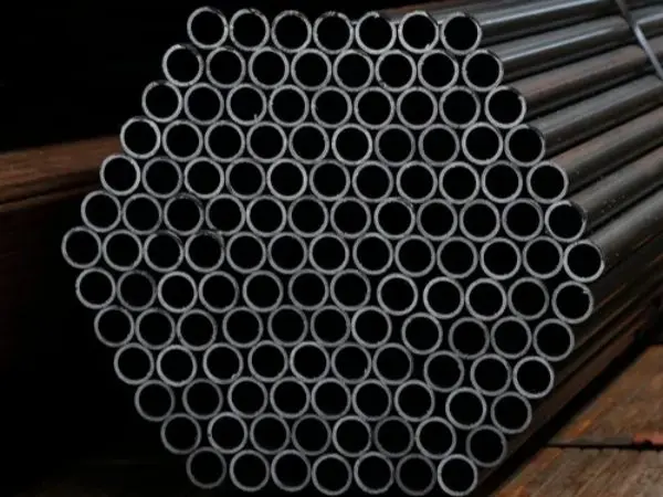 Tubería sin costura de acero al carbono frente a tubería de acero al carbono negro